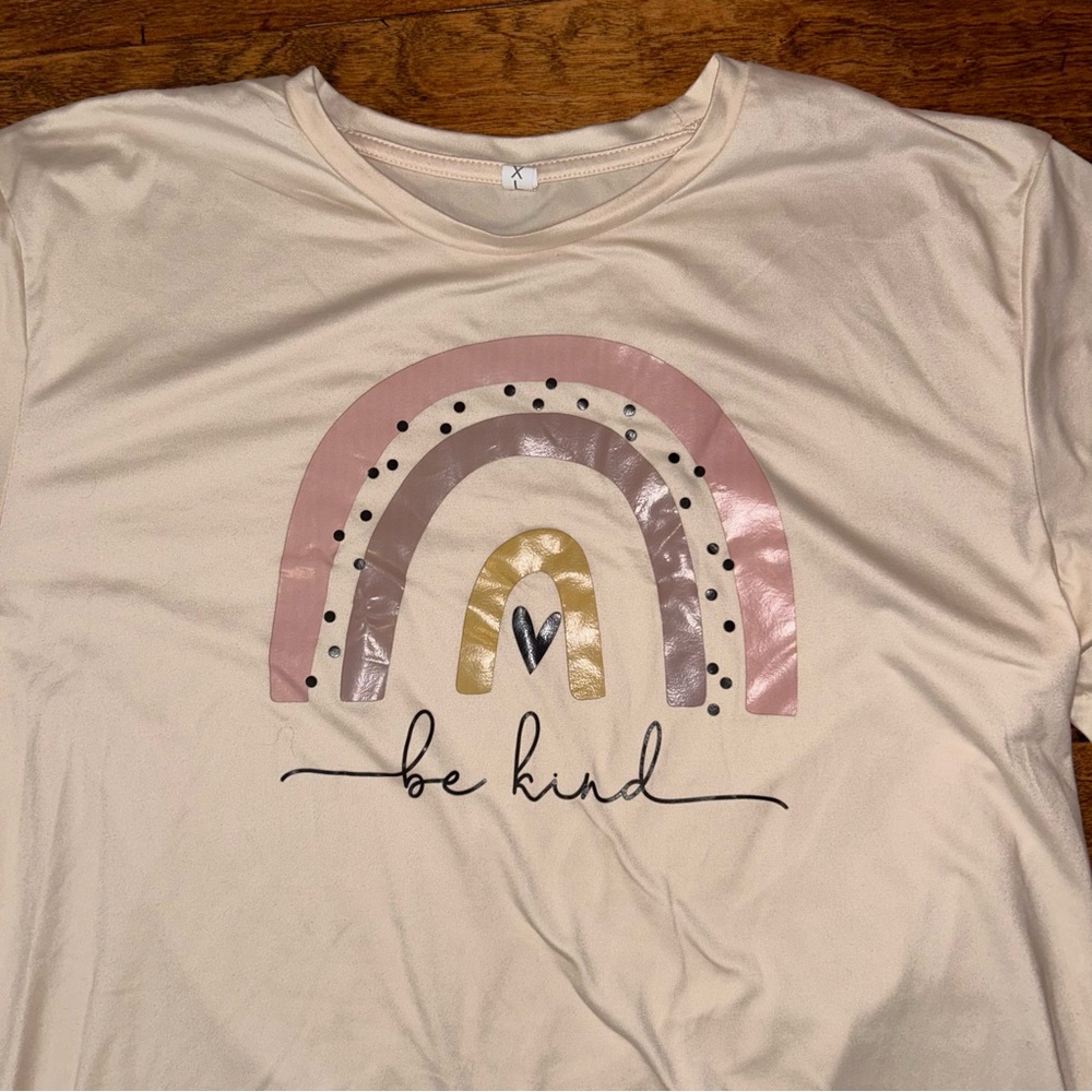 NWOT women’s tshirt - Picture 3 of 4